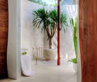 Вилла LataLiana Estate, Ванная комната для гостей